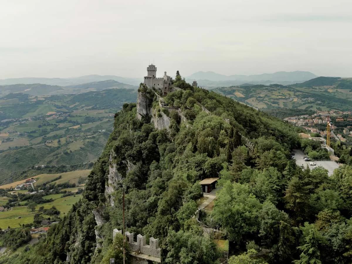 Beyond the Visible Landscape — immagine 3